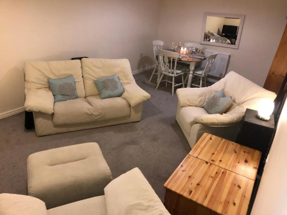 Entire Two Bed Coach House Super King Beds Turn Into Singles Villa Exeter Holiday home
