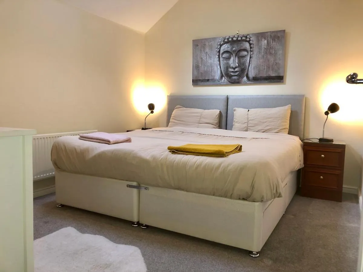 Entire Two Bed Coach House Super King Beds Turn Into Singles Villa Exeter Holiday home