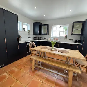 Nomihomes-otis House-free Parking X 2-central -10ppl Holiday home